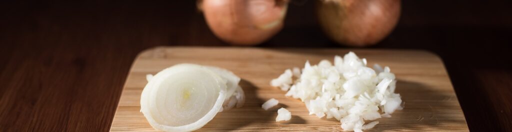 Can Onions Be Frozen? 1 onion 2211436 2
